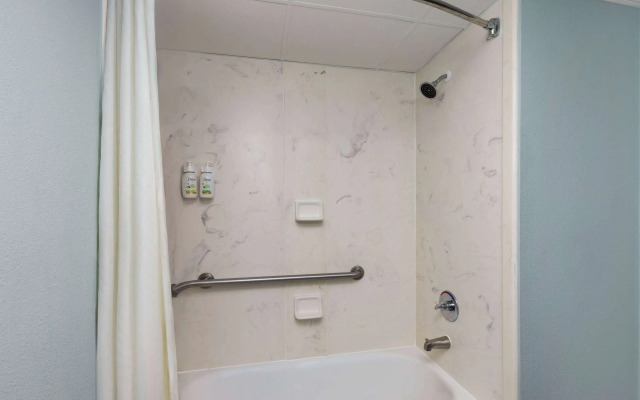 Baymont by Wyndham Creedmoor