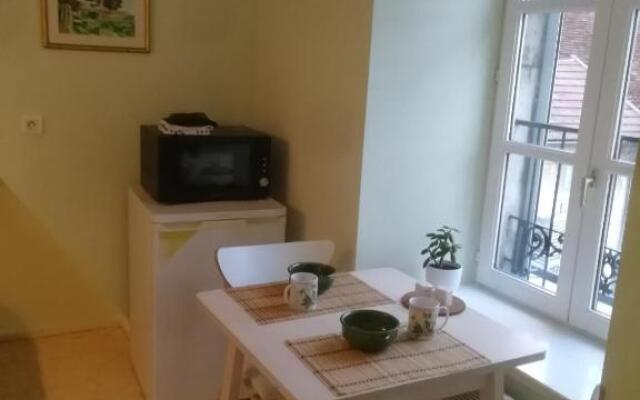 Arbois, joli petit appartement plein centre