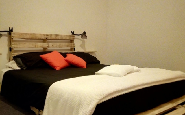 The Bouncing Lamb Backpackers – Guest Rooms – Nelson