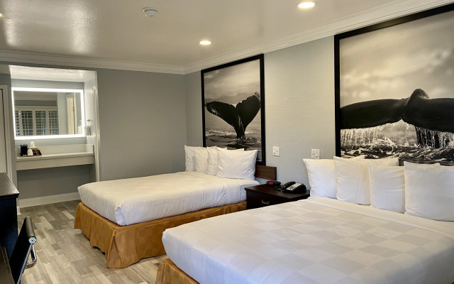 Aura Inn Monterey