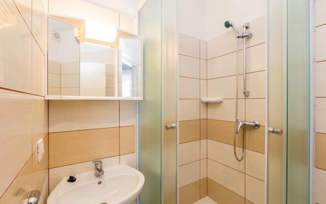 Amazing Home in Kampor With Wifi and 5 Bedrooms