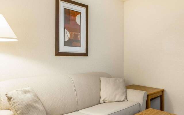 AmericInn by Wyndham Reedsburg