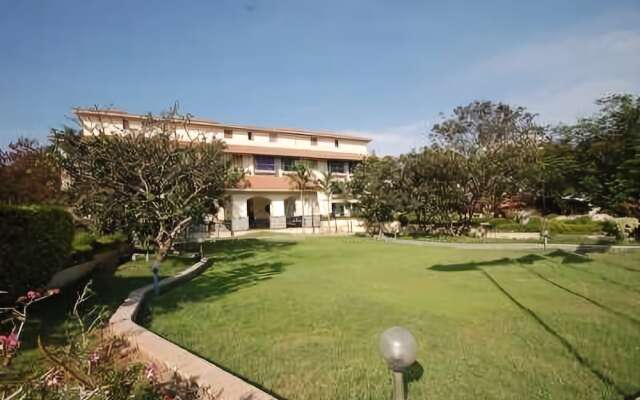Velan Hotel Greenfields