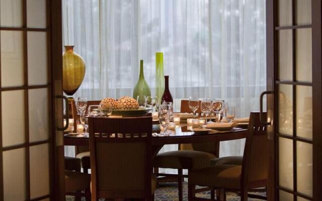 Renaissance Chicago O'Hare Suites Hotel