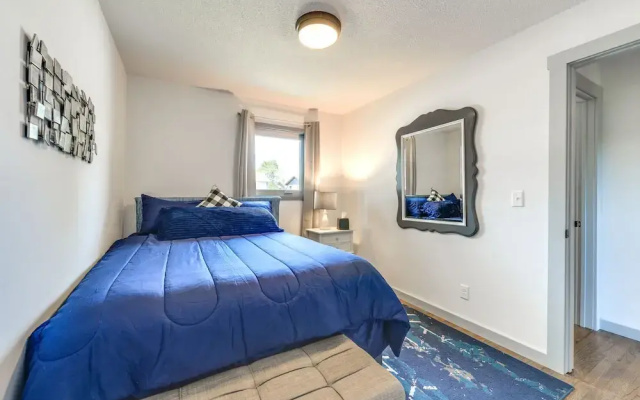Family-friendly Lander Home Rental: Yard, Patio!