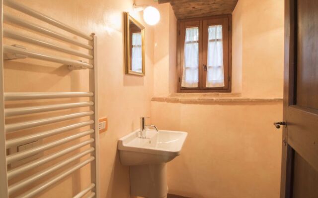 Borgo Monticelli 12877