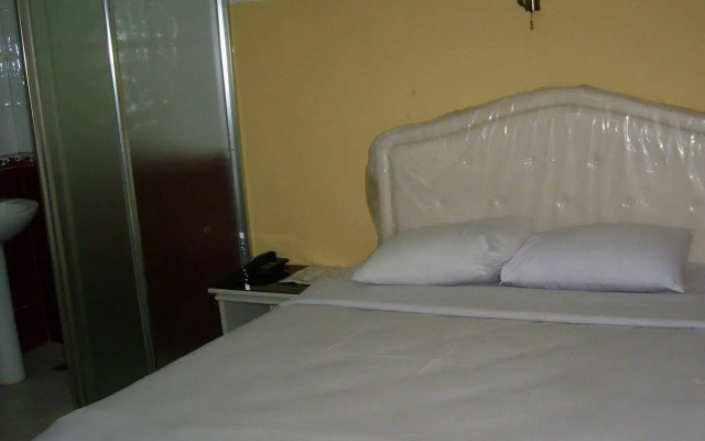 Pinangsia Hotel