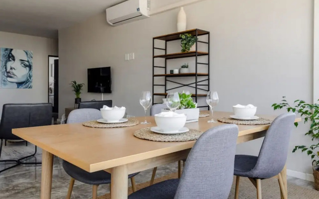 Sea-facing Apartment at Adelphi Galleria