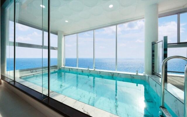 ON Pool Villa