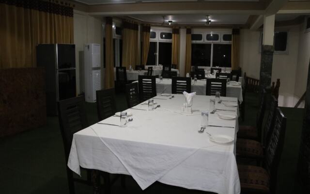 Grand Continental Hotel Gilgit