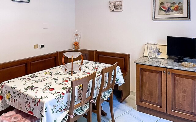 Awesome Apartment in Martinsicuro With Wifi and 2 Bedrooms