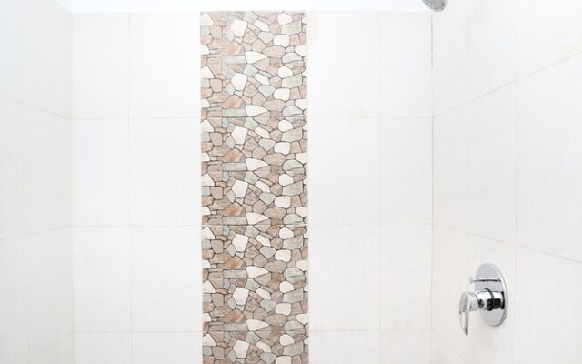 Hotel Lemon And Chilli By OYO Rooms