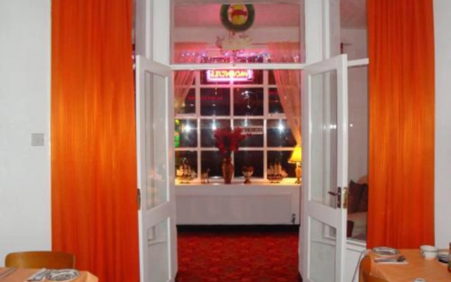 Sandhurst Hotel