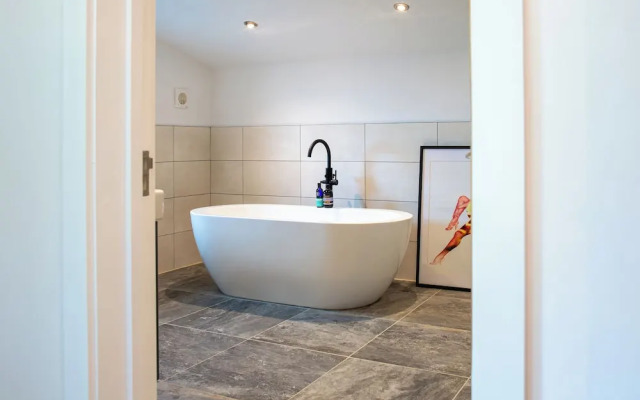 Orchard Barn-Luxury 4 BD Barn Conversion