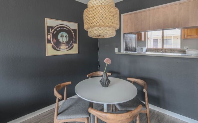 Stylish 1BR Apt Old Town by WanderJaunt