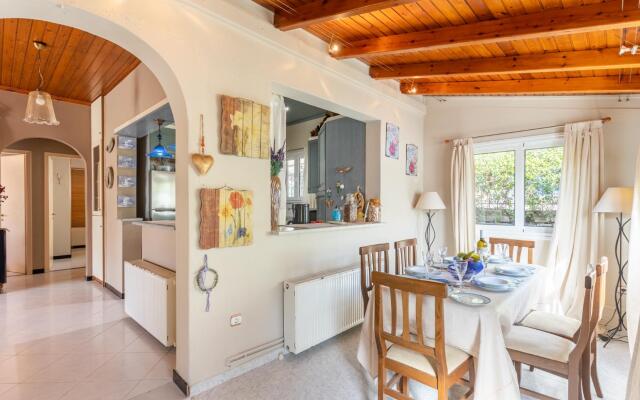 Dimitris Cottage in Apergatika