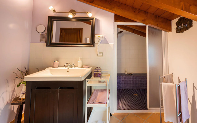 Il Laghello Wood House