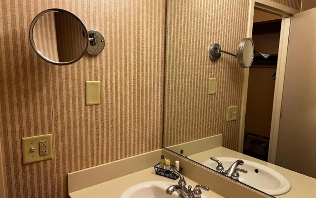 Hotel Mead Resorts & Conventions Center