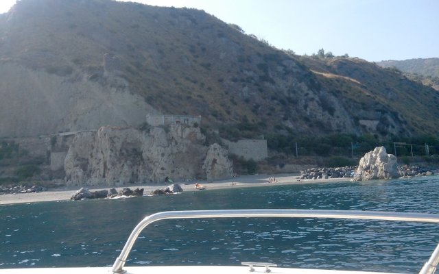 "villa Single 20m From Sea to Stay and / Orhealthcare Thermal Near Taormina"