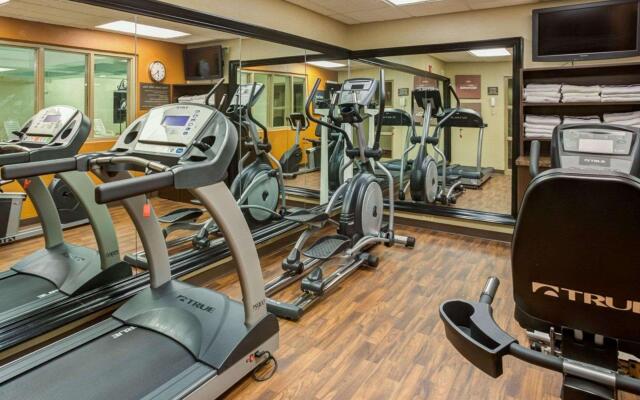 Comfort Suites Airport