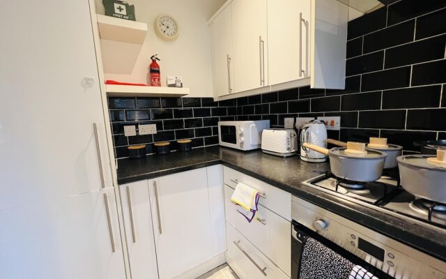 Charming 3-bed House in Levenshulme, Manchester