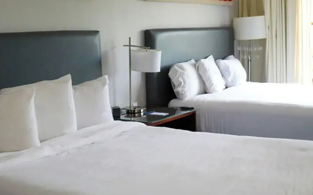Illini Inn & Suites Hotel - Rantoul/Gifford/Champaign/Urbana