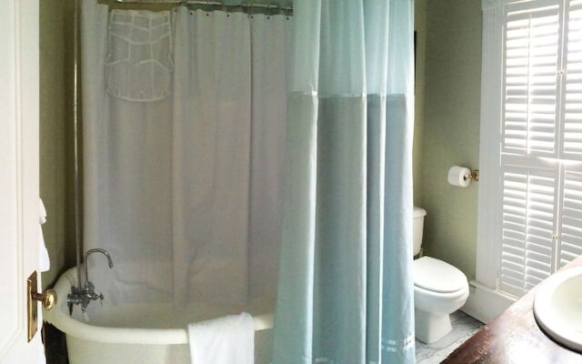 Trowell Historic Inn