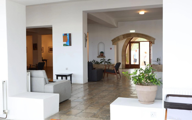 Axiothea Hotel