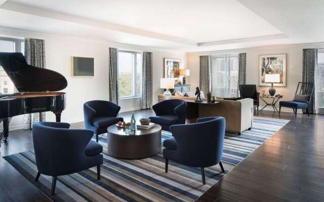 The Logan Philadelphia, Curio Collection by Hilton