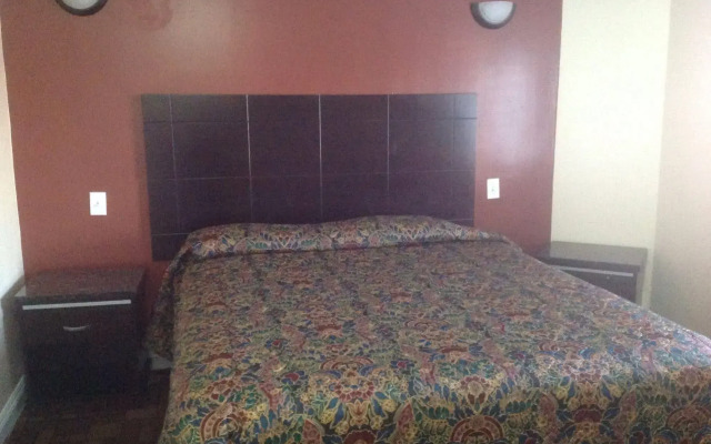 Bronco Motel South Central