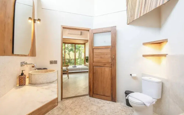 Modern 1 BR Villa 800m To Canggu Beach