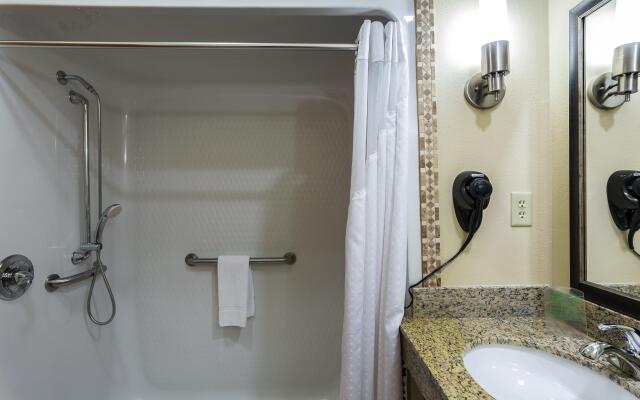 Holiday Inn Express Hotel & Suites Edmond by IHG