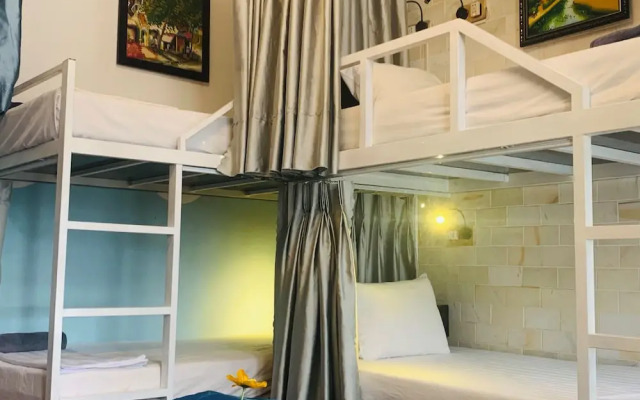Bunk Beach Hostel