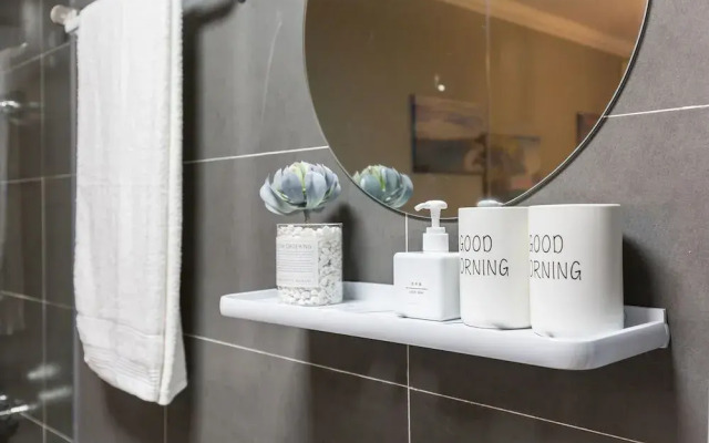 Shanghai Art Inn Monet