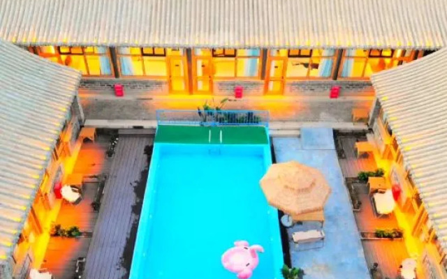 Beijing Huaqiangu Inn (Badaling Wildlife Park)