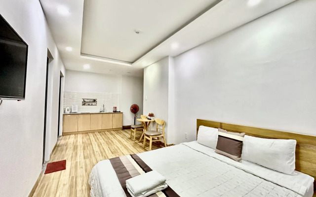 RedDoorz Plus near E-Town 2