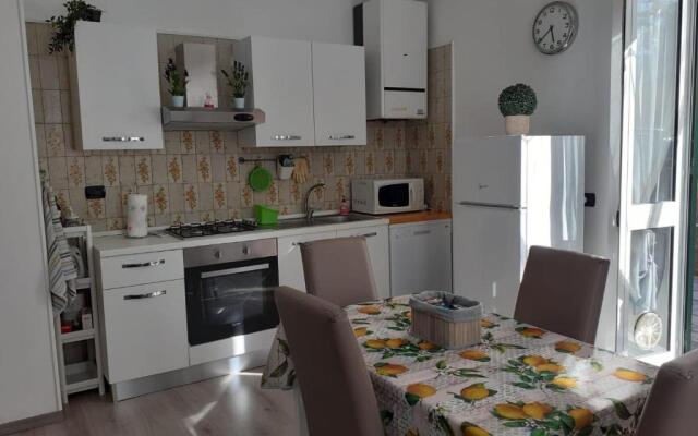 Tigullio Vacations - Flavia beach apartment