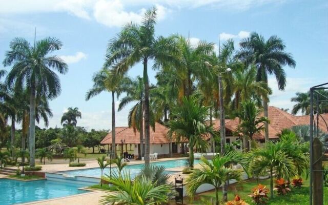 Hotel Campestre Los Chiguiros