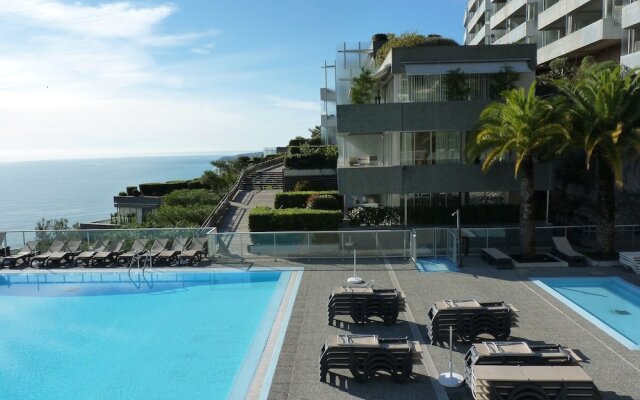 Grande Piscine A Debordement Vue Mer