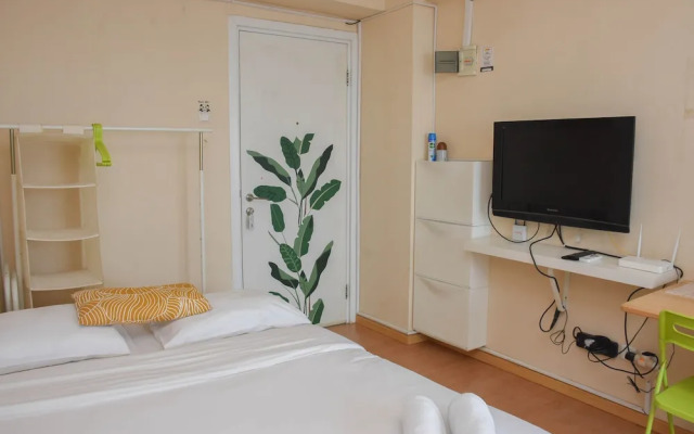 Nice And Warm Studio At Green Pramuka City Apartment