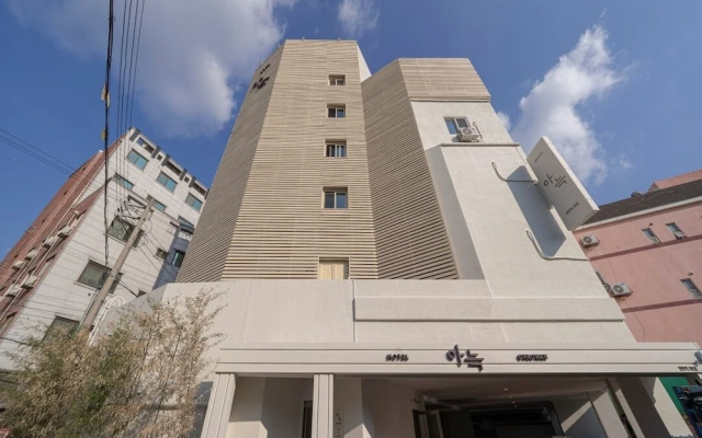 hotelImage