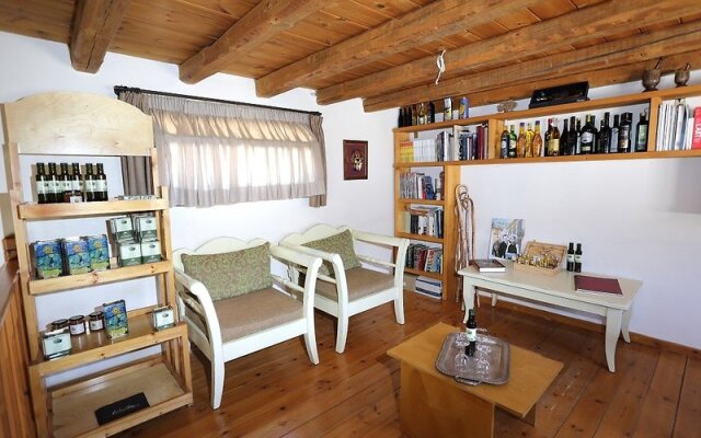 Mourtzanakis Residence