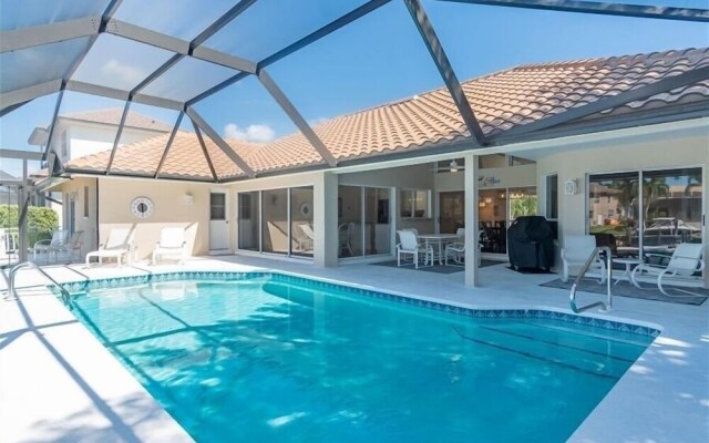 300 Edgewater Ct 3 Bedroom Home by Redawning