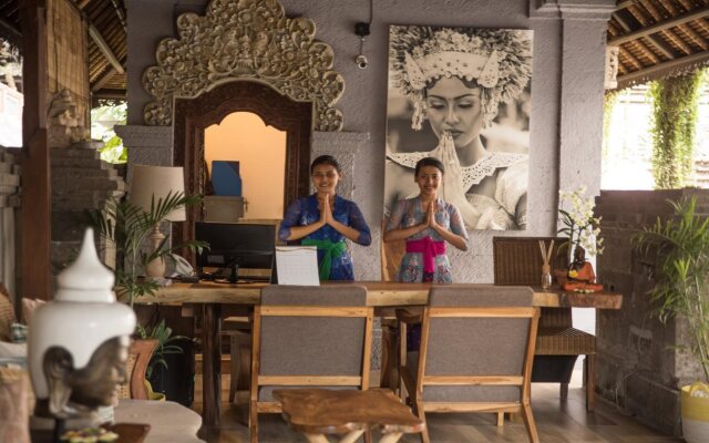 Puri Garden Hotel and Hostel