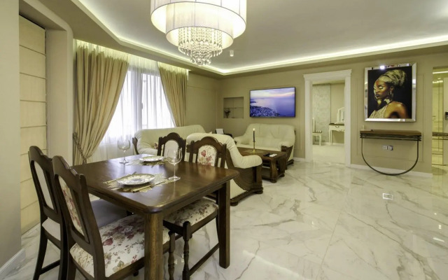 Paradise Center Apartment 1