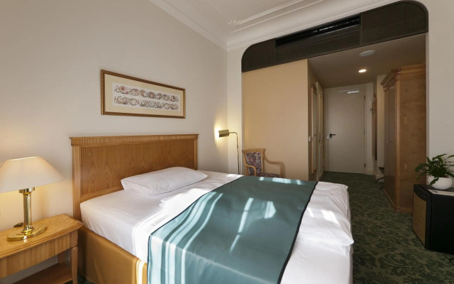 Grandhotel AMBASSADOR National House