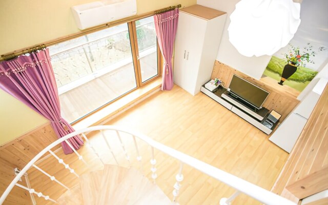 Geumsan Forest White Castle Pension