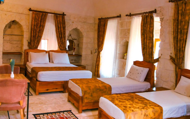 Mons Masius Hotel