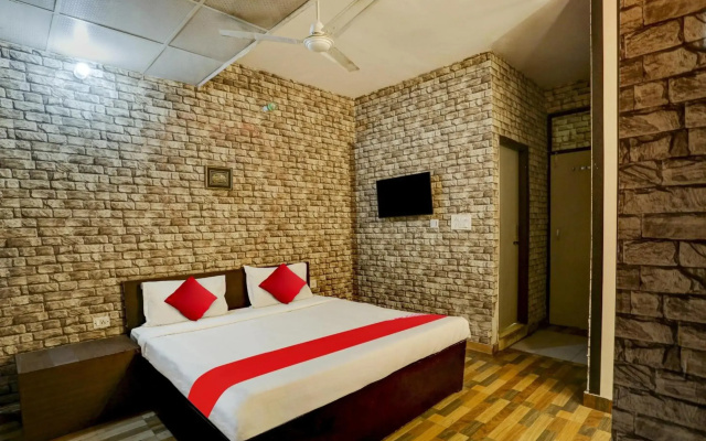 OYO Flagship 80530 Golden Home Stay