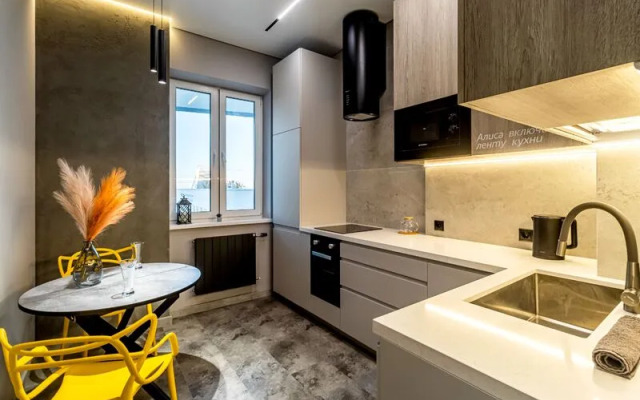 Апартаменты на Высоте на пл. Сенная, д. 1